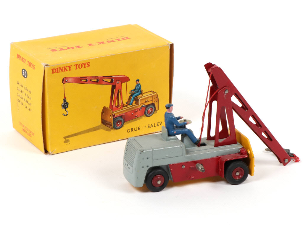 Lot 348 - DINKY TOYS (FRANCE) (1)