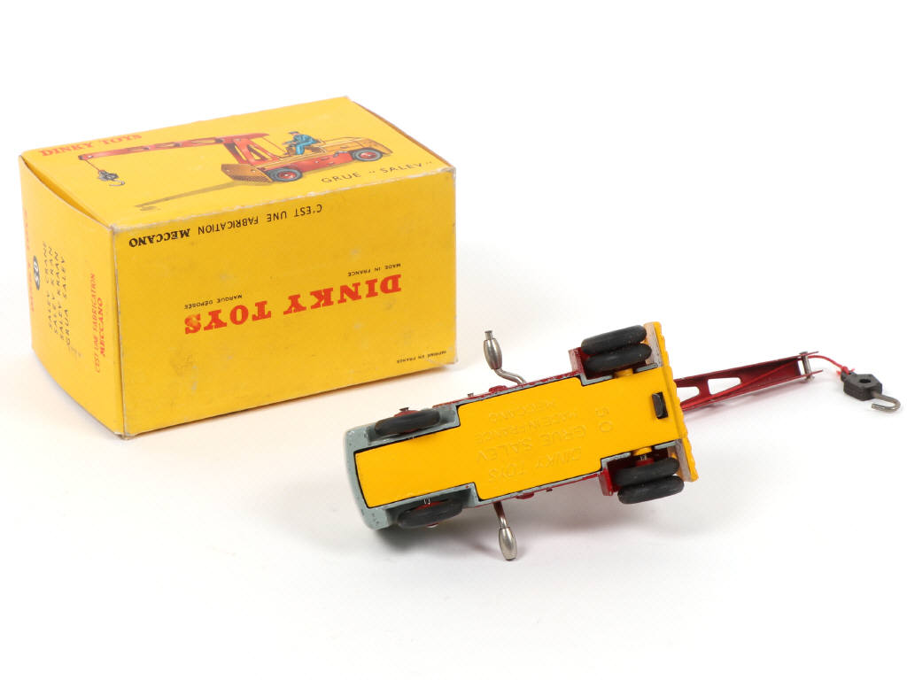 Lot 348 - DINKY TOYS (FRANCE) (1)