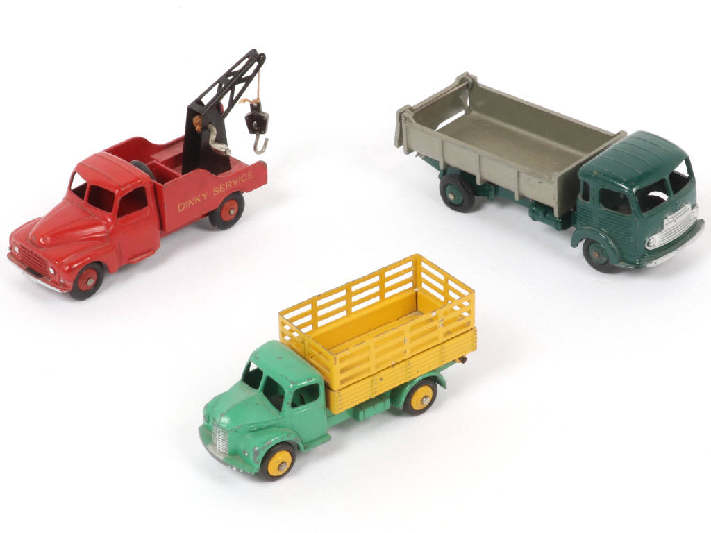 Lot 352 - DINKY TOYS (FRANCE) (3)