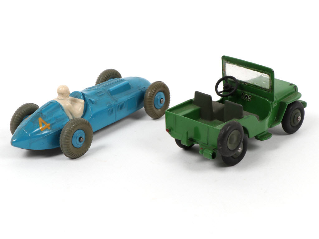 Lot 308 - DINKY TOYS (GB) (2)