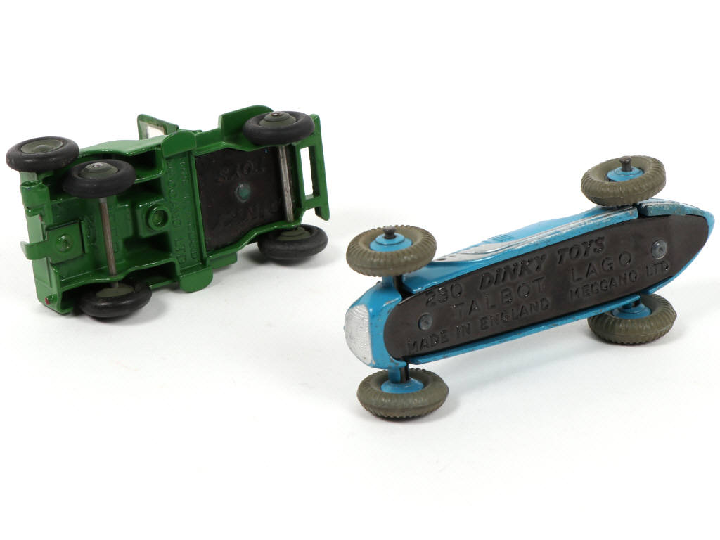 Lot 308 - DINKY TOYS (GB) (2)