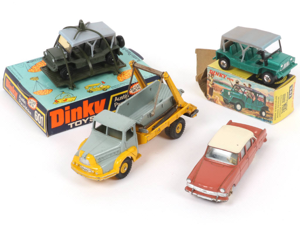 Lot 313 - DINKY TOYS (4)