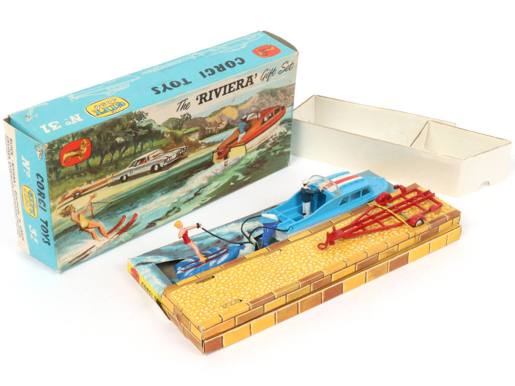 Lot 205 - CORGI TOYS (GB) (1)