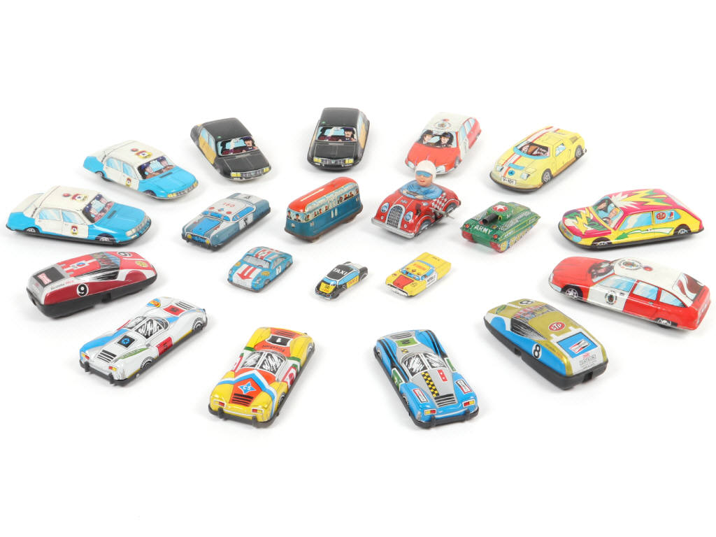 Lot 102 - DIVERS (20)