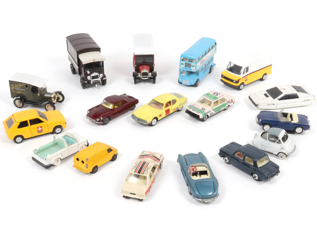 Lot 101 - DIVERS (17)