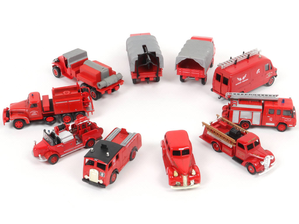 Lot 69 - DIVERS (10)