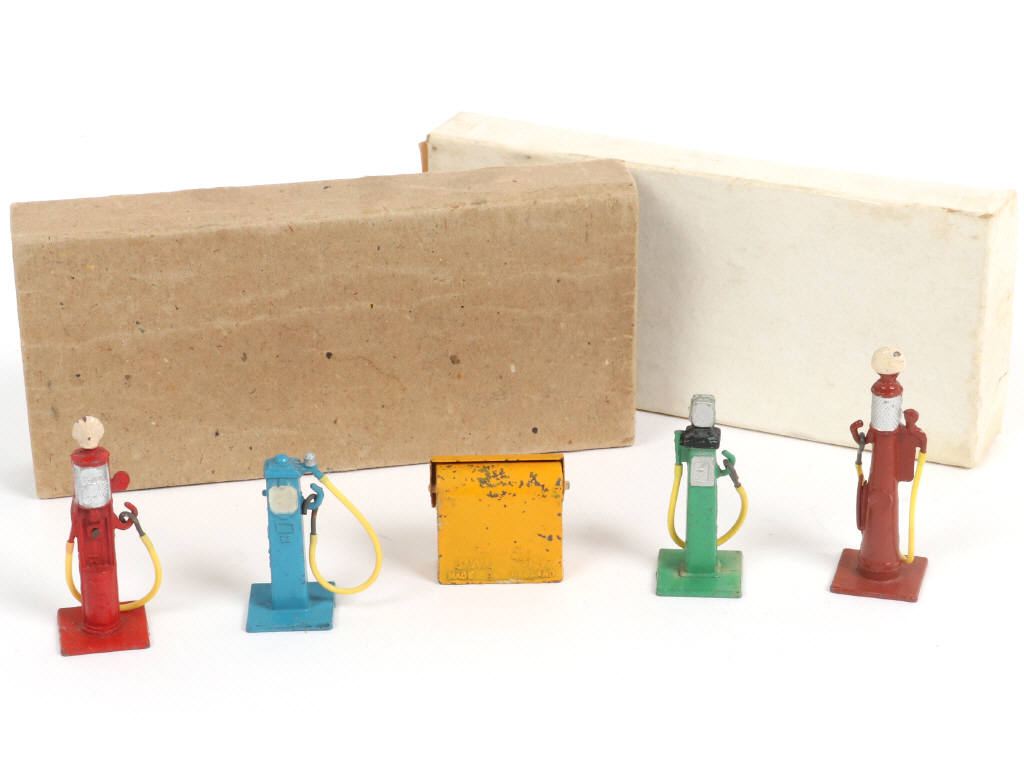 Lot 86 - DINKY TOYS (GB) (1)