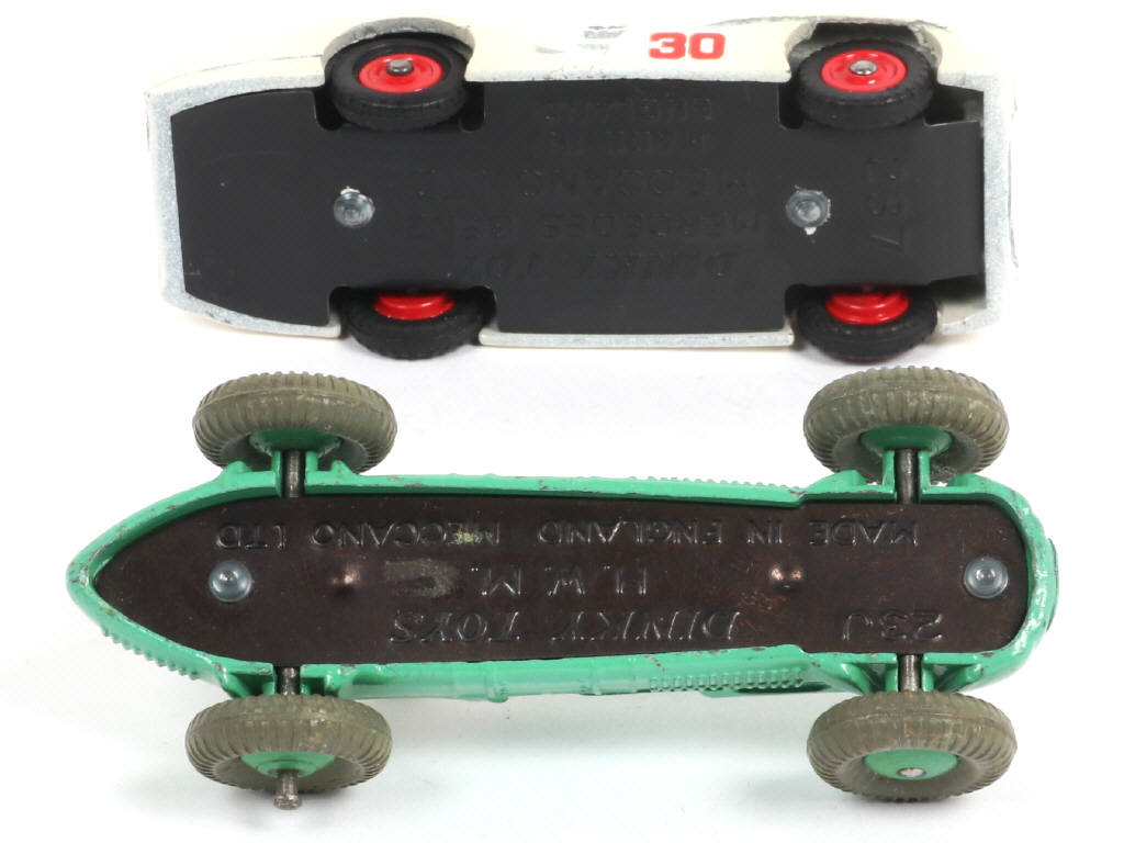 Lot 178 - DINKY TOYS (GB) (2)