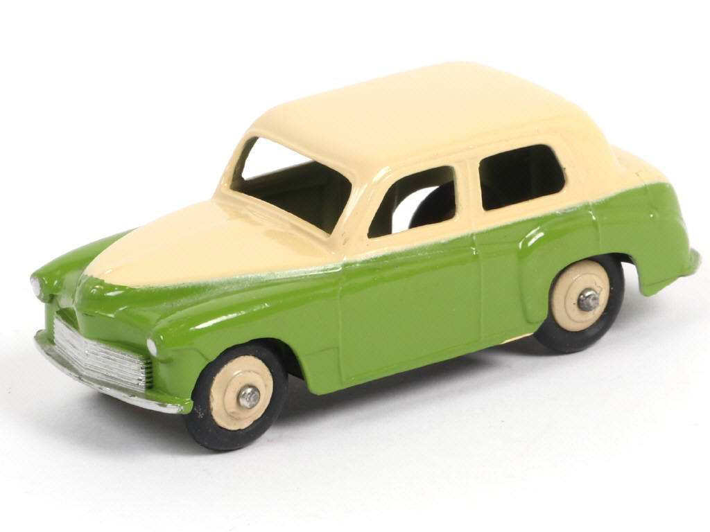 Lot 103 - DINKY TOYS (GB) (1)