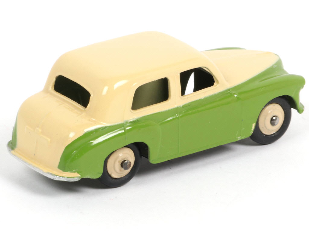 Lot 103 - DINKY TOYS (GB) (1)