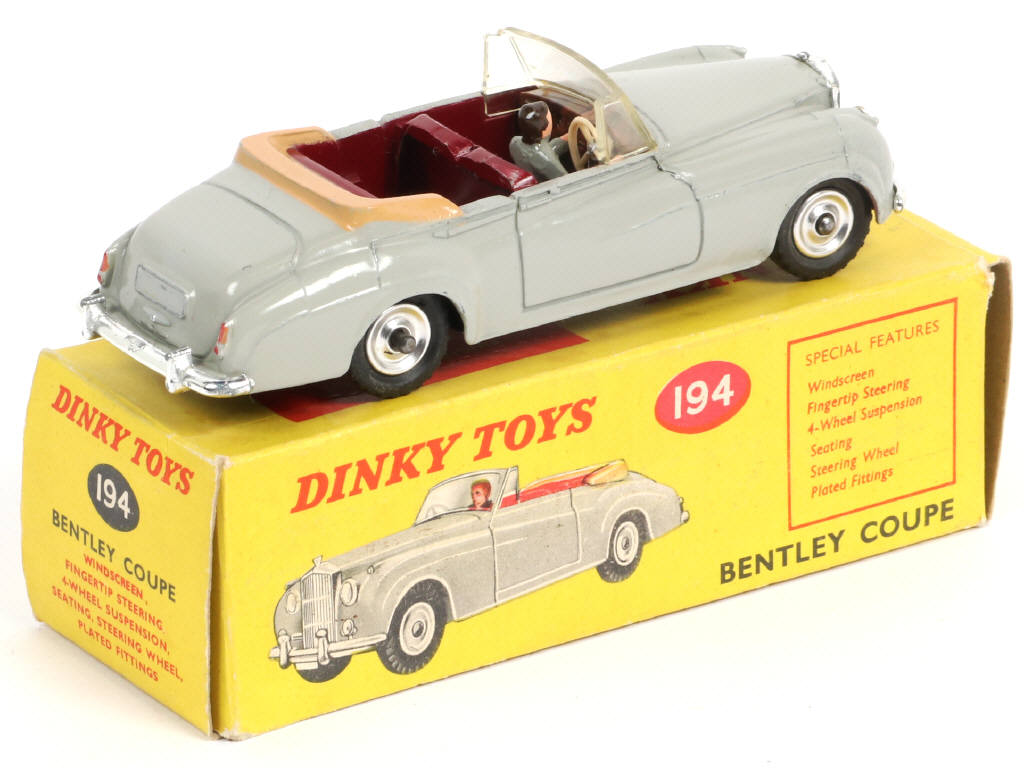 Lot 133 - DINKY TOYS (GB) (1)