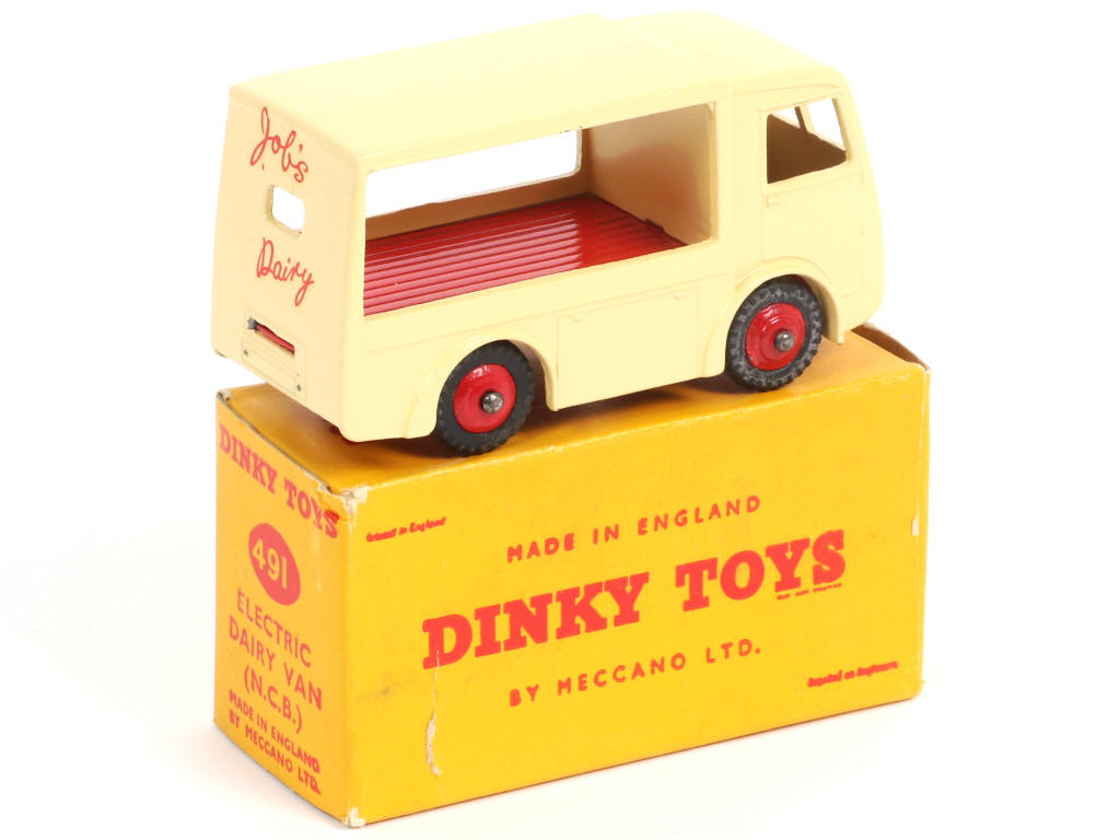 Lot 146 - DINKY TOYS (GB) (1)