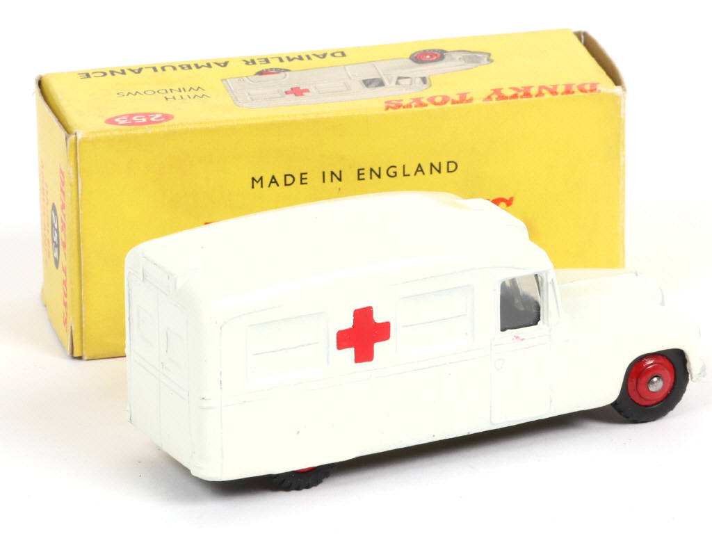 Lot 116 - DINKY TOYS (GB) (1)