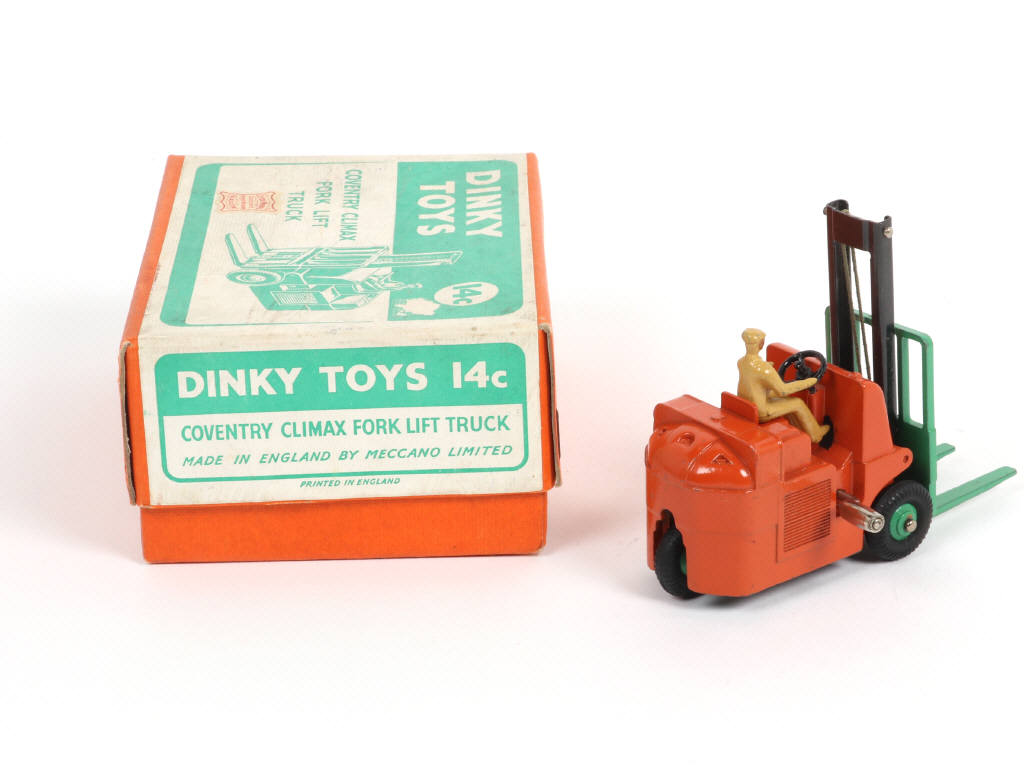 Lot 172 - DINKY TOYS (GB) (1)