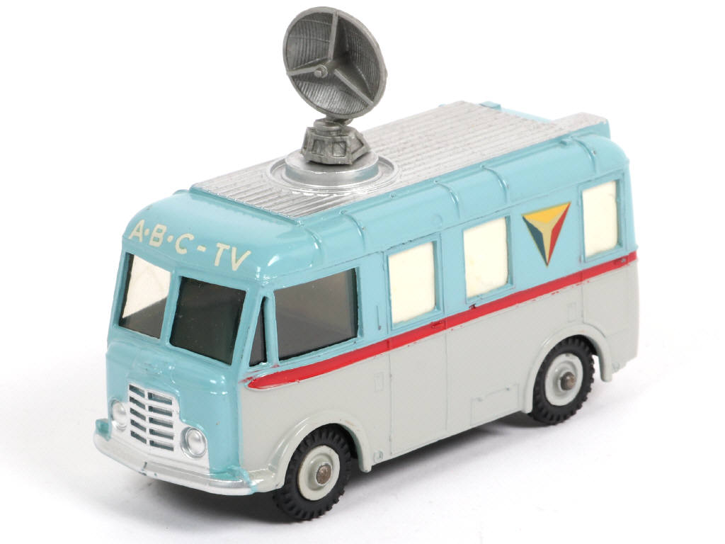 Lot 112 - DINKY TOYS (GB) (1)