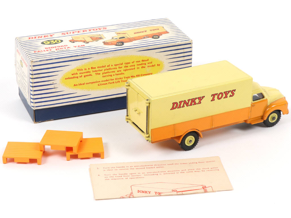 Lot 158 - DINKY TOYS (GB) (1)