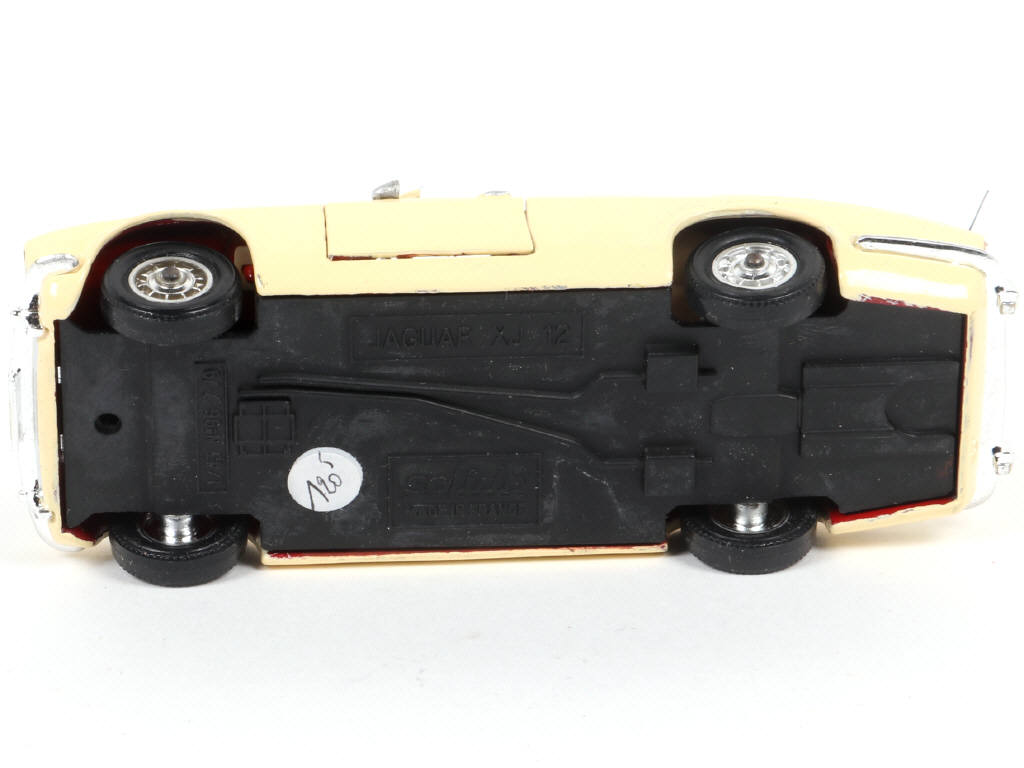 Lot 61 - DIVERS (1)