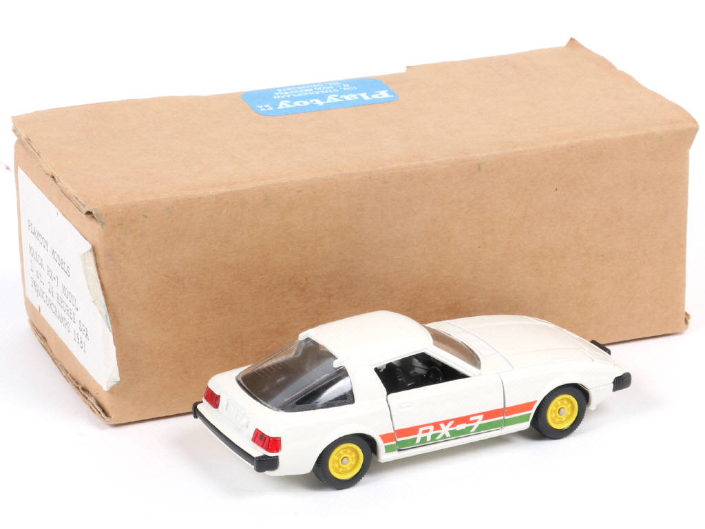 Lot 139 - PLAYTOY MODELS (BELGIQUE) (1)