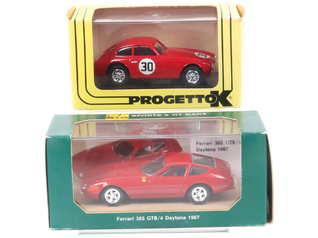 Lot 195 - DIVERS (2)