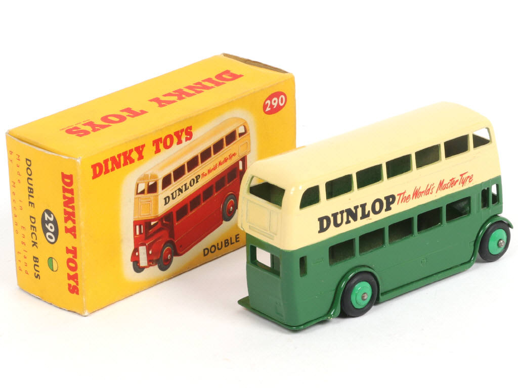 Lot 374 - DINKY TOYS (GB) (1)