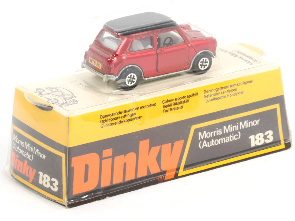 Lot 371 - DINKY TOYS (GB) (1)