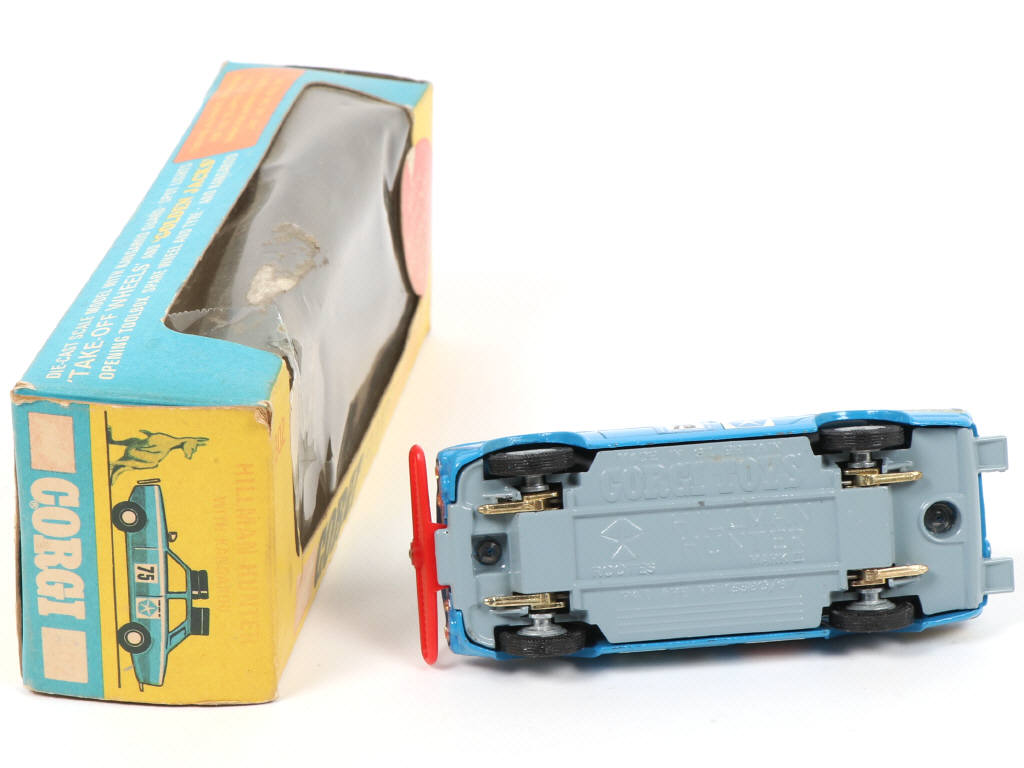 Lot 267 - CORGI TOYS (GB) (1)