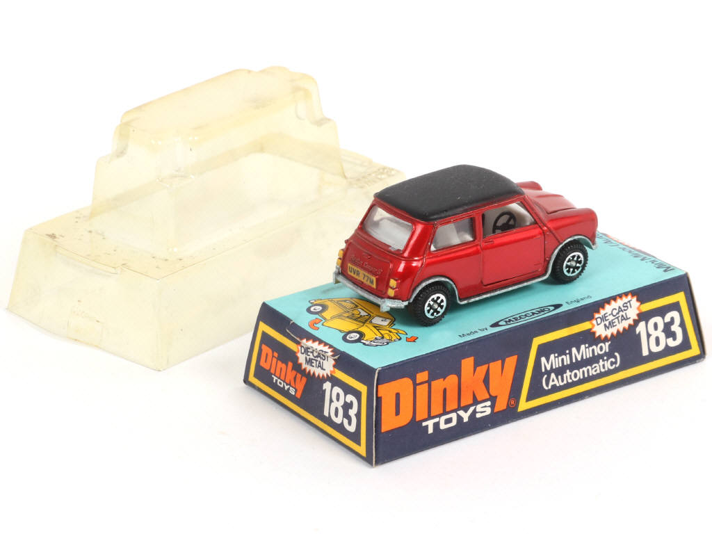 Lot 370 - DINKY TOYS (GB) (1)