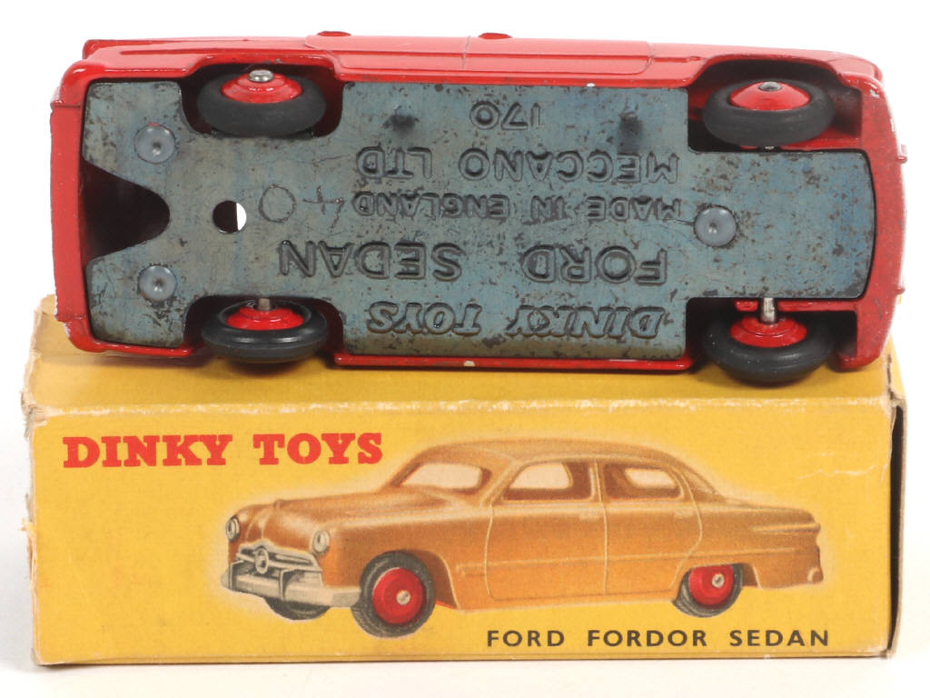 Lot 367 - DINKY TOYS (GB) (1)