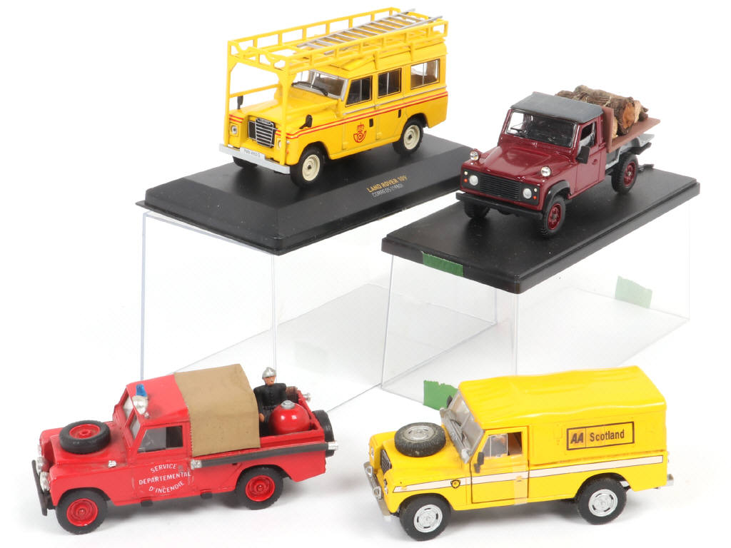 Lot 77 - DIVERS (4)