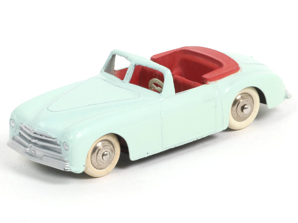Lot 381 - DINKY TOYS (FRANCE) (1)