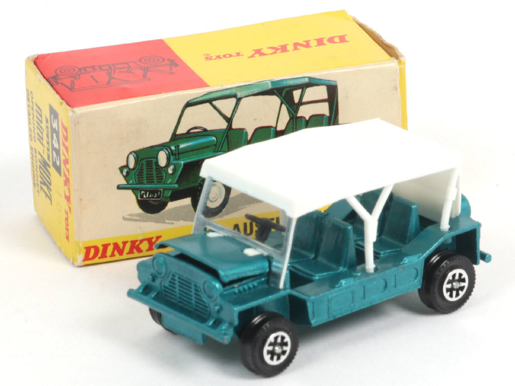 Lot 372 - DINKY TOYS (GB) (1)