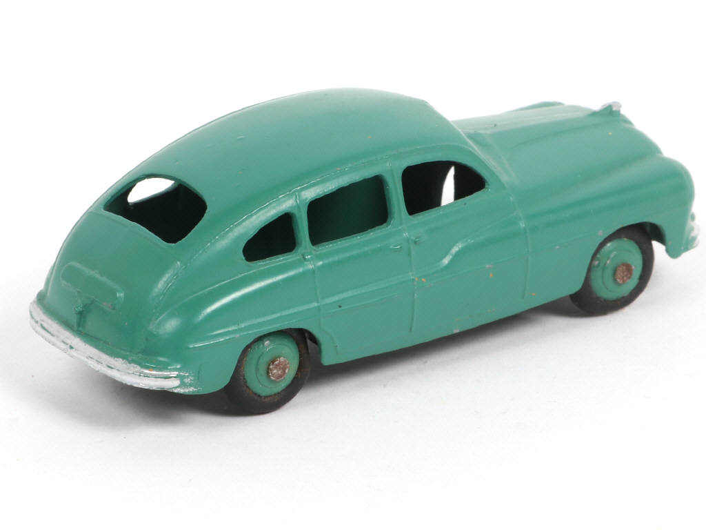 Lot 378 - DINKY TOYS (FRANCE) (1)