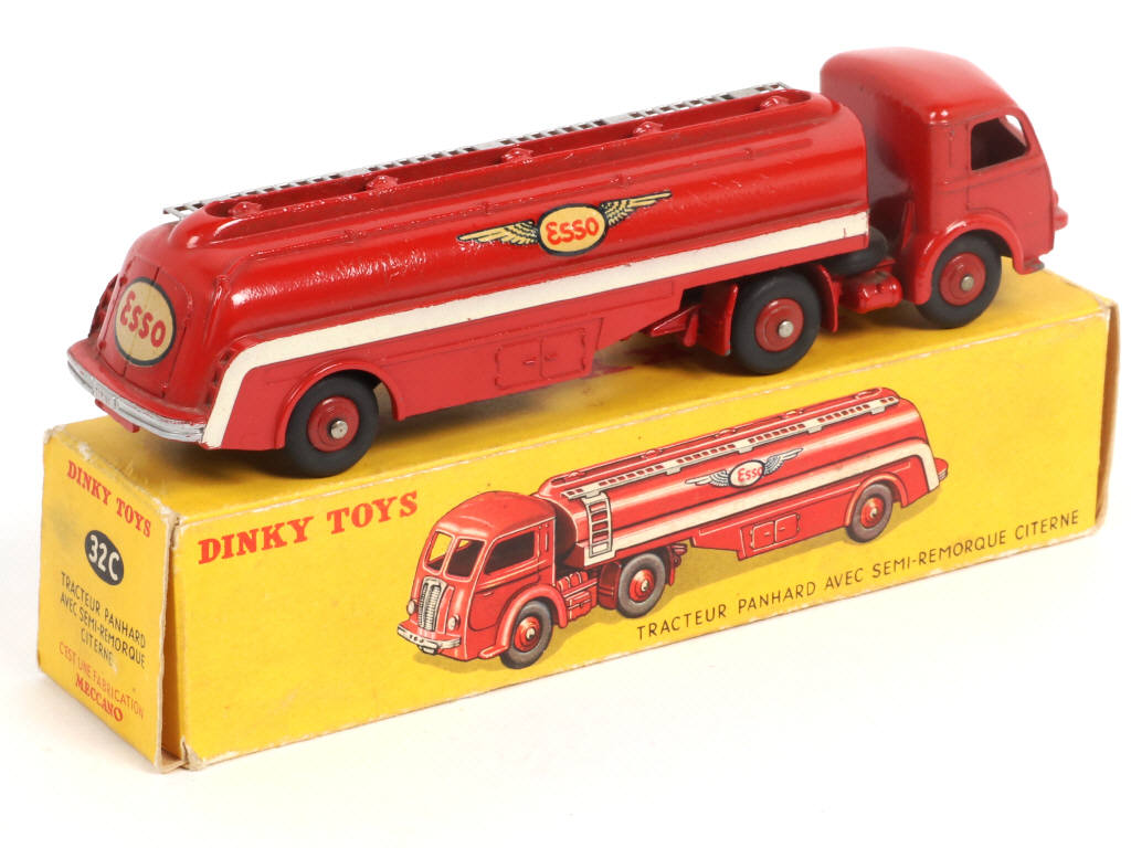 Lot 405 - DINKY TOYS (FRANCE) (1)