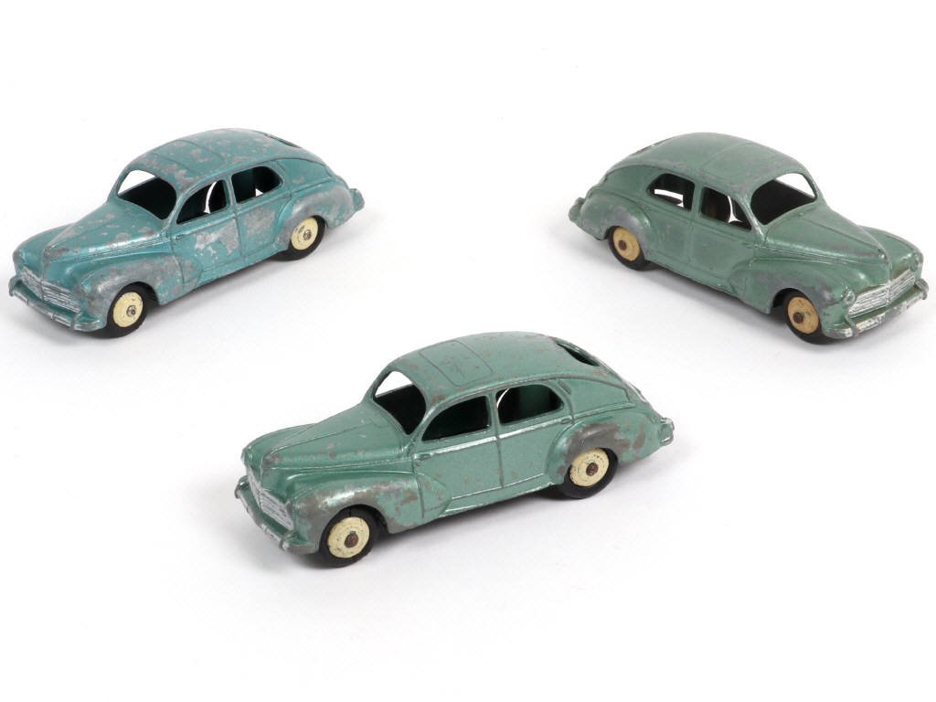 Lot 420 - DINKY TOYS (FRANCE) (3)