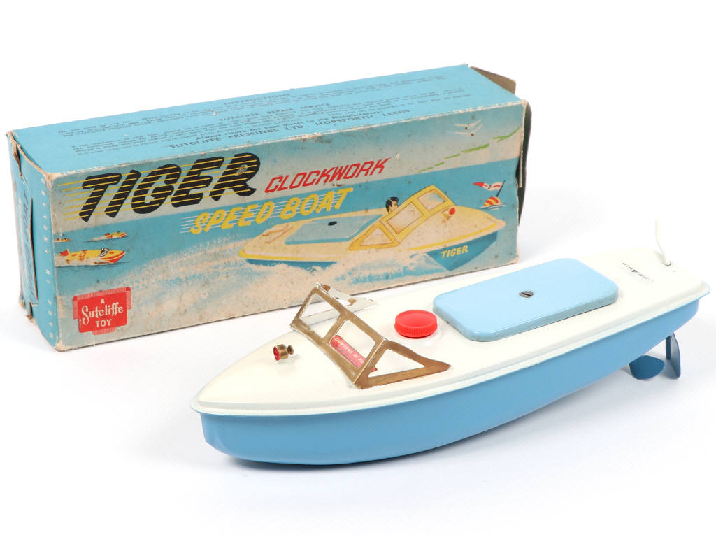 Lot 38 - SUTCLIFFE MODEL (GB) (1)