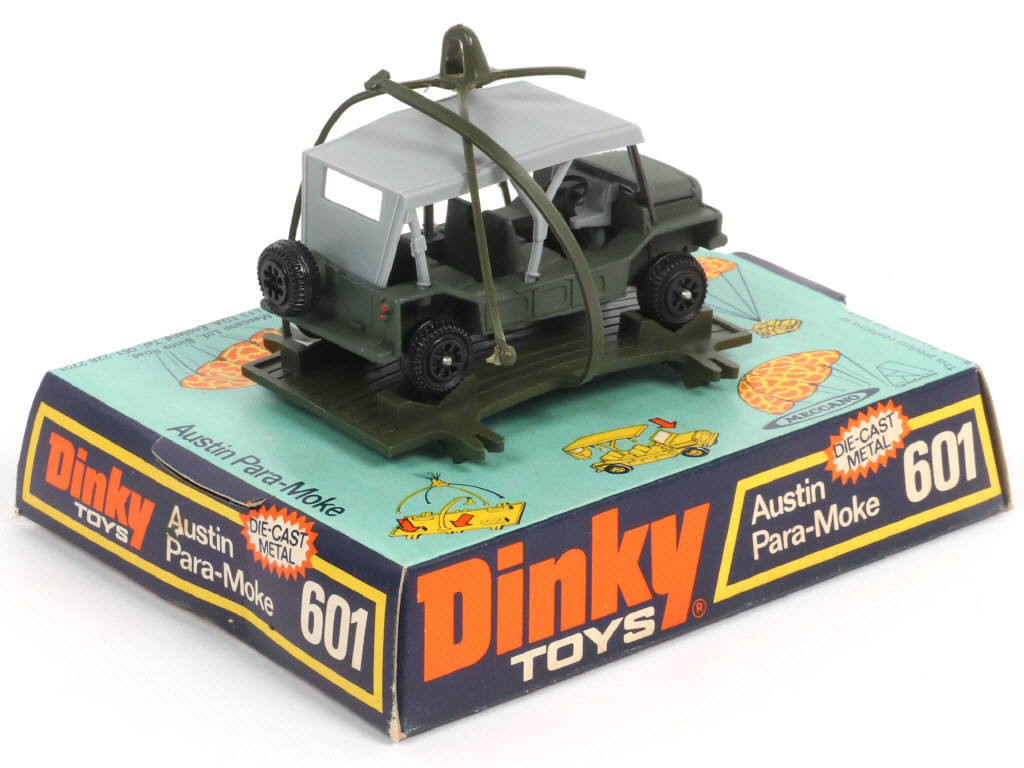 Lot 373 - DINKY TOYS (GB) (1)