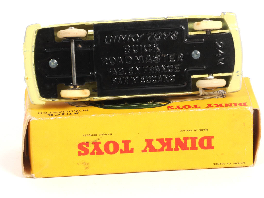 Lot 370 - DINKY TOYS (FRANCE) (1)