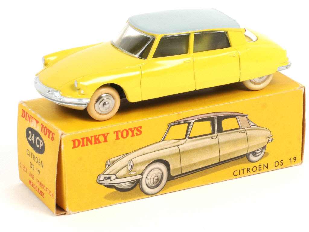 Lot 346 - DINKY TOYS (FRANCE) (1)