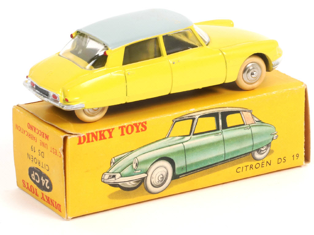 Lot 346 - DINKY TOYS (FRANCE) (1)