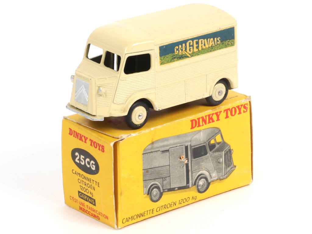 Lot 496 - DINKY TOYS (FRANCE) (1)