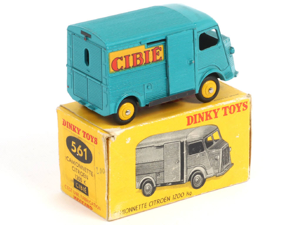 Lot 497 - DINKY TOYS (FRANCE) (1)