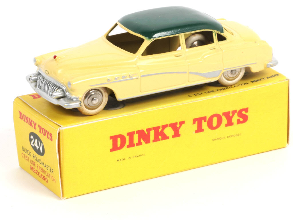Lot 368 - DINKY TOYS (FRANCE) (1)