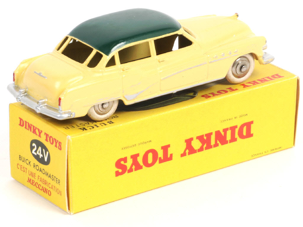 Lot 368 - DINKY TOYS (FRANCE) (1)
