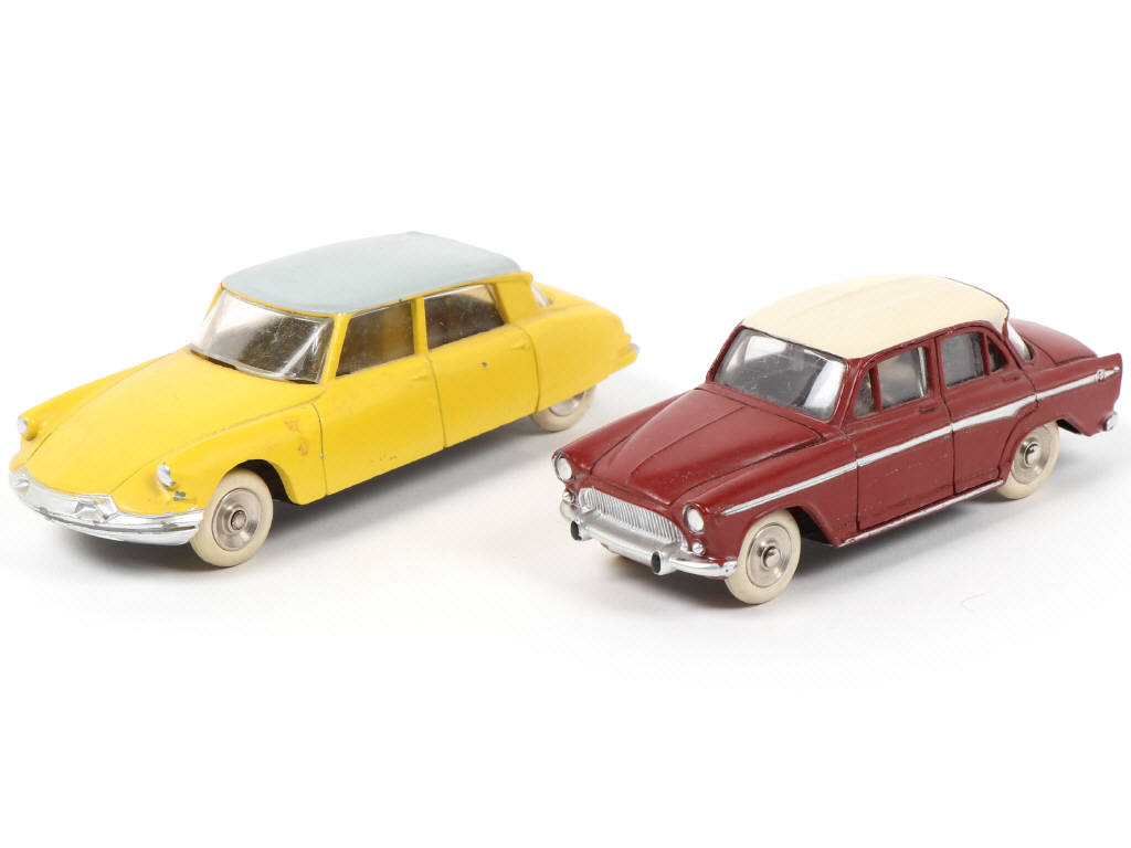 Lot 297 - DINKY TOYS (FRANCE) (1)