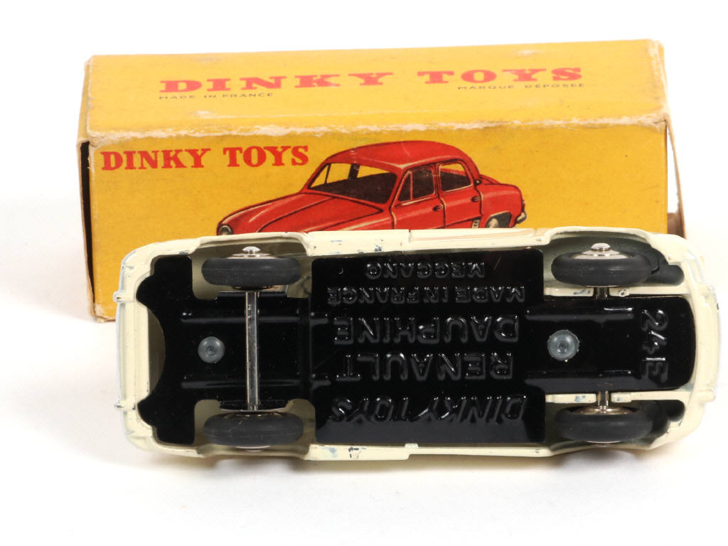 Lot 358 - DINKY TOYS (FRANCE) (1)