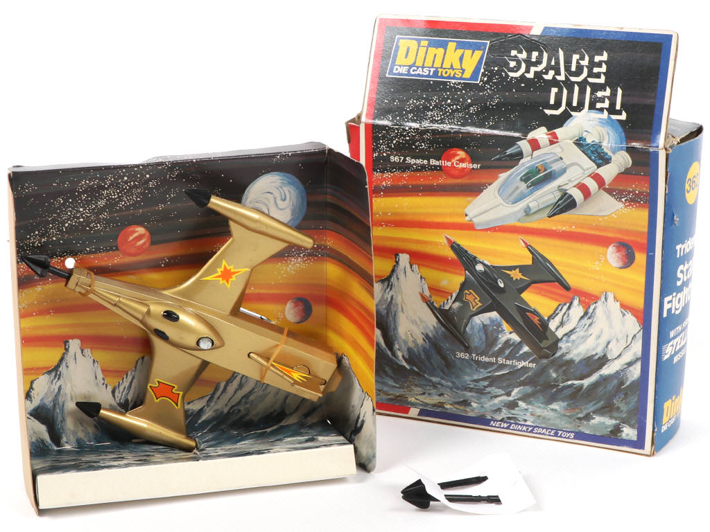 Lot 578 - DINKY TOYS (GB) (1)