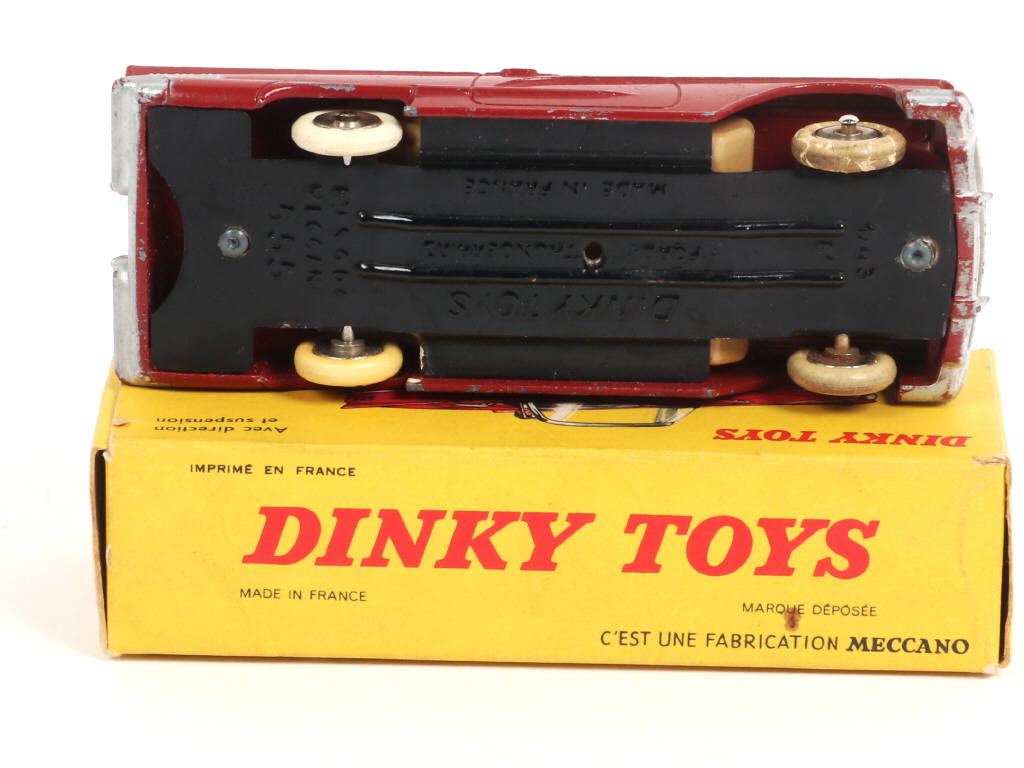 Lot 464 - DINKY TOYS (FRANCE) (1)
