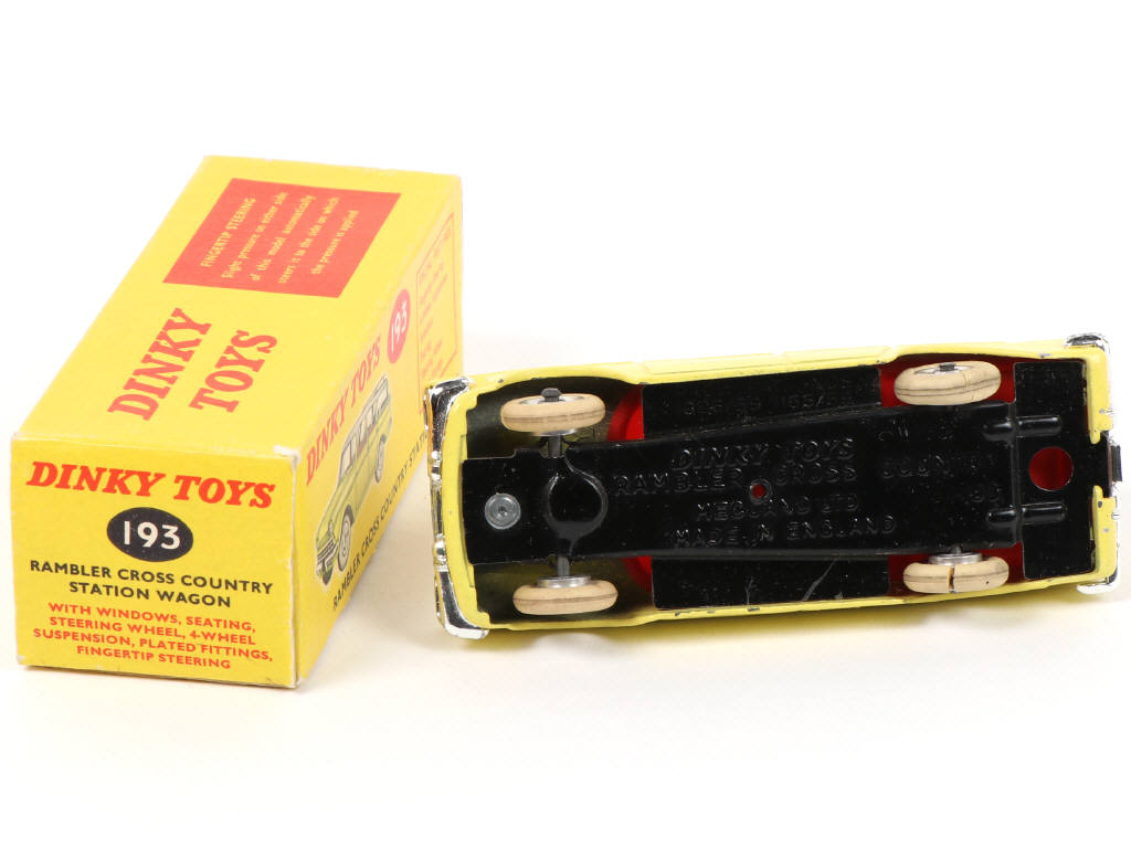 Lot 553 - DINKY TOYS (GB) (1)