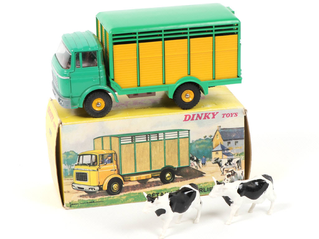Lot 523 - DINKY TOYS (FRANCE) (1)