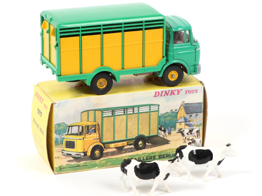 Lot 523 - DINKY TOYS (FRANCE) (1)
